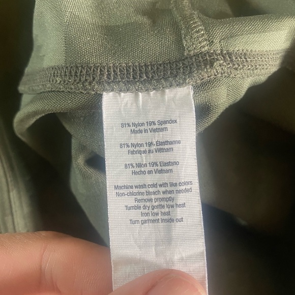 Alo Green Houndstooth Crop Leggings - Picture 6 of 7